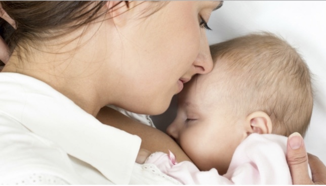 Comment allaiter votre nouveau-né ? L’évolution des besoins nutritionnels de votre enfant jusqu’à l’adolescence